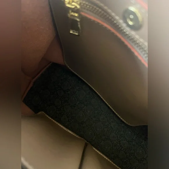 NWOTS Leather Tote Bag NWOTS - Picture 16 of 16